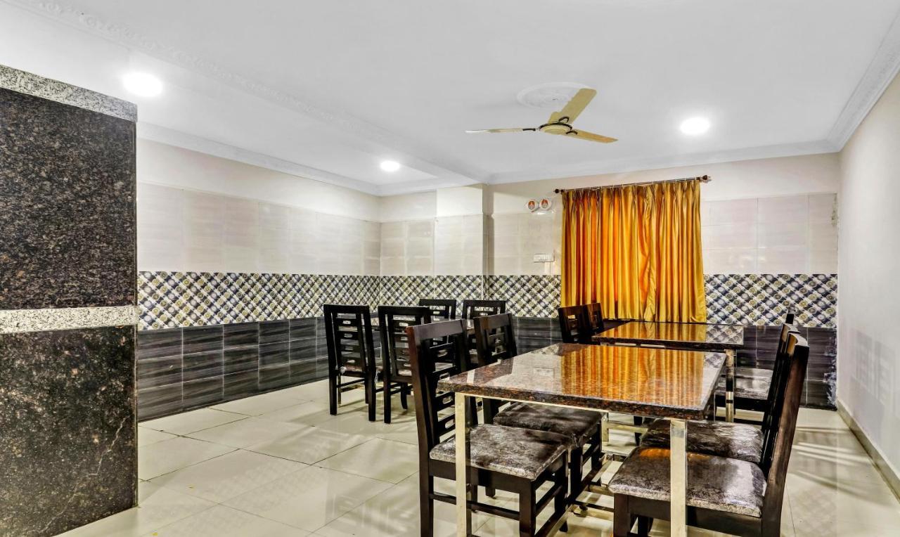 Itsy By Treebo - Royal Galaxy Kukatpally Hyderabad Exterior foto